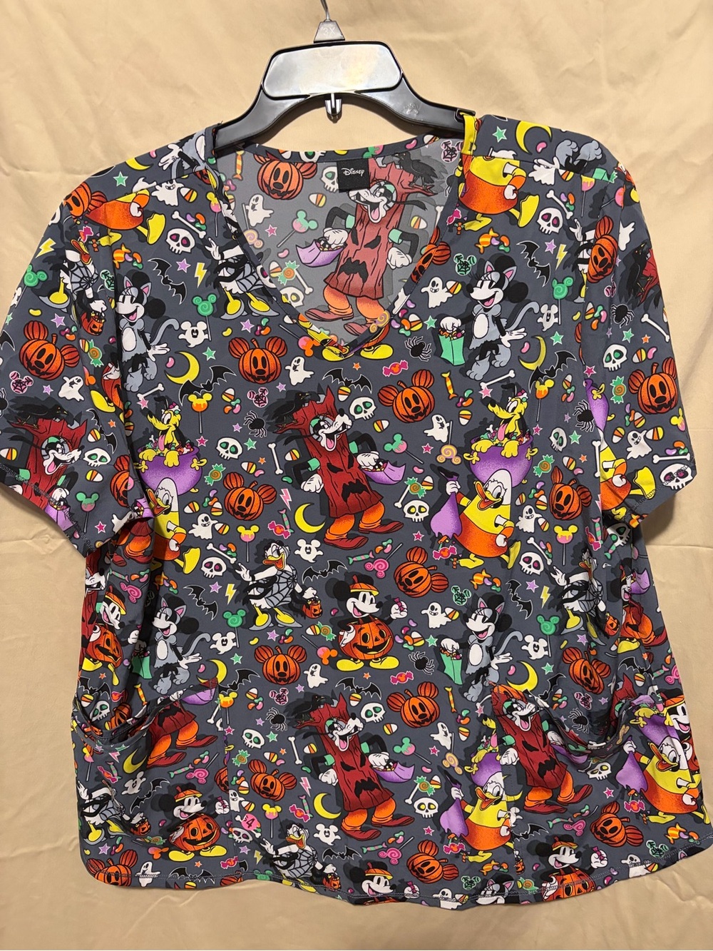 Disney Gray Halloween Print Women’s Short Sleeve Top